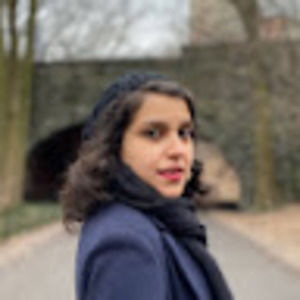 Meet your Posher, Priscila